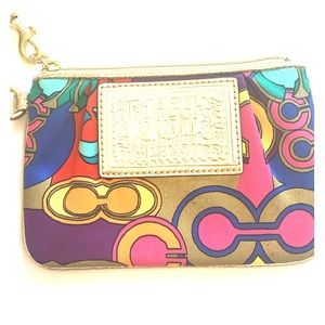 Coach Poppy Wristlet like new